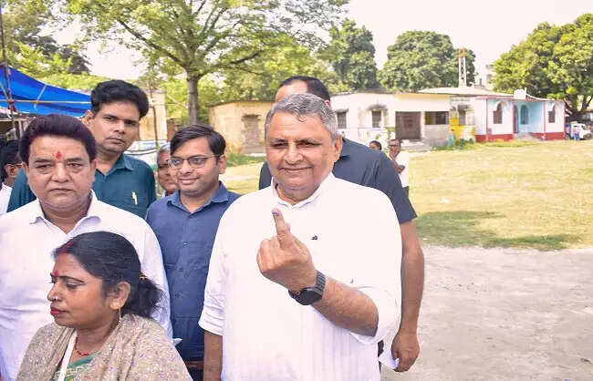 बिहार एमएलसी चुनाव: स्नातक निर्वाचन में 43.87 और शिक्षक निर्वाचन में 74.55 प्रतिशत मतदान