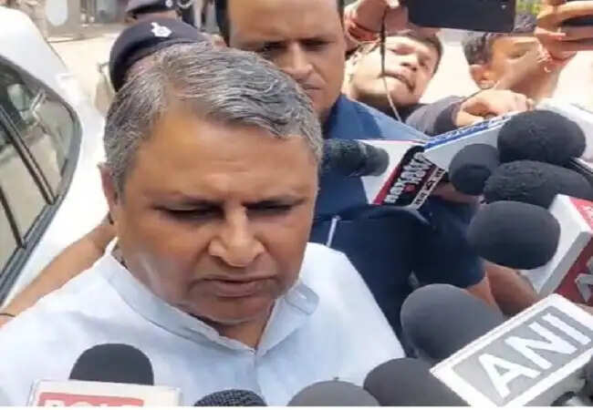 बिहार में सरकार गठन की प्रक्रिया जल्द&nbsp;हाेगी शुरु, कुछ ही दिनों में सब कुछ हाे जायेगा फाइनल:विजय चाैधरी