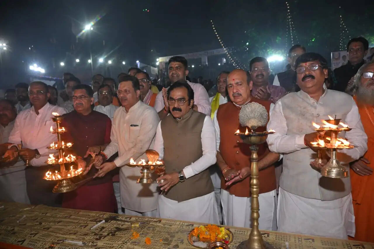 भारत मां के गौरव को विश्वपटल पर नेतृत्वकर्ता के रूप मे मोदी ने किया स्थापित: राकेश सिंह