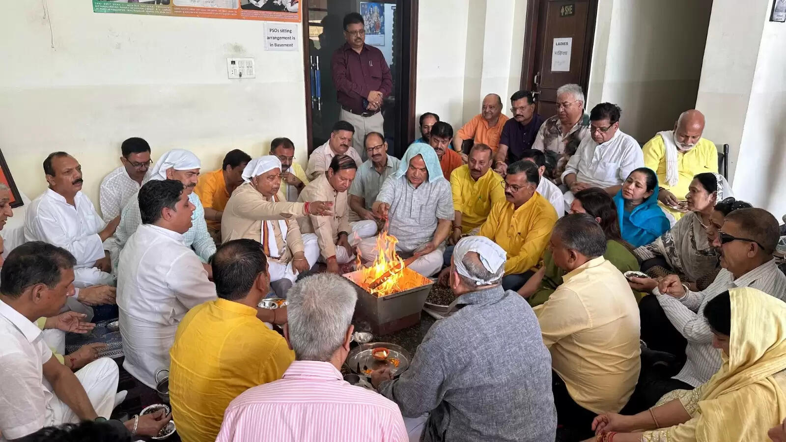 भाजपा ने श्री भागवत स्वरूप जी को श्रद्धांजलि अर्पित की, उनकी 100वीं जयंती पर हवन किया