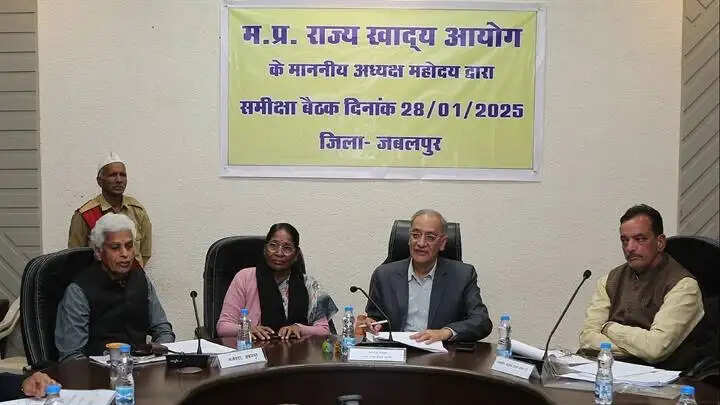 मप्र राज्‍य खाद्य आयोग के अध्‍यक्ष मल्‍होत्रा ने की खाद्य व्‍यवस्‍थाओं की समीक्षा