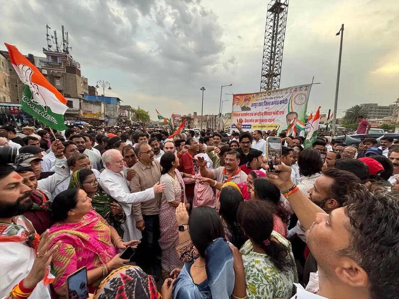 नीट पेपर लीक पर कांग्रेस का प्रदेशभर में प्रदर्शन, केंद्रीय शिक्षा मंत्री के इस्तीफे की मांग