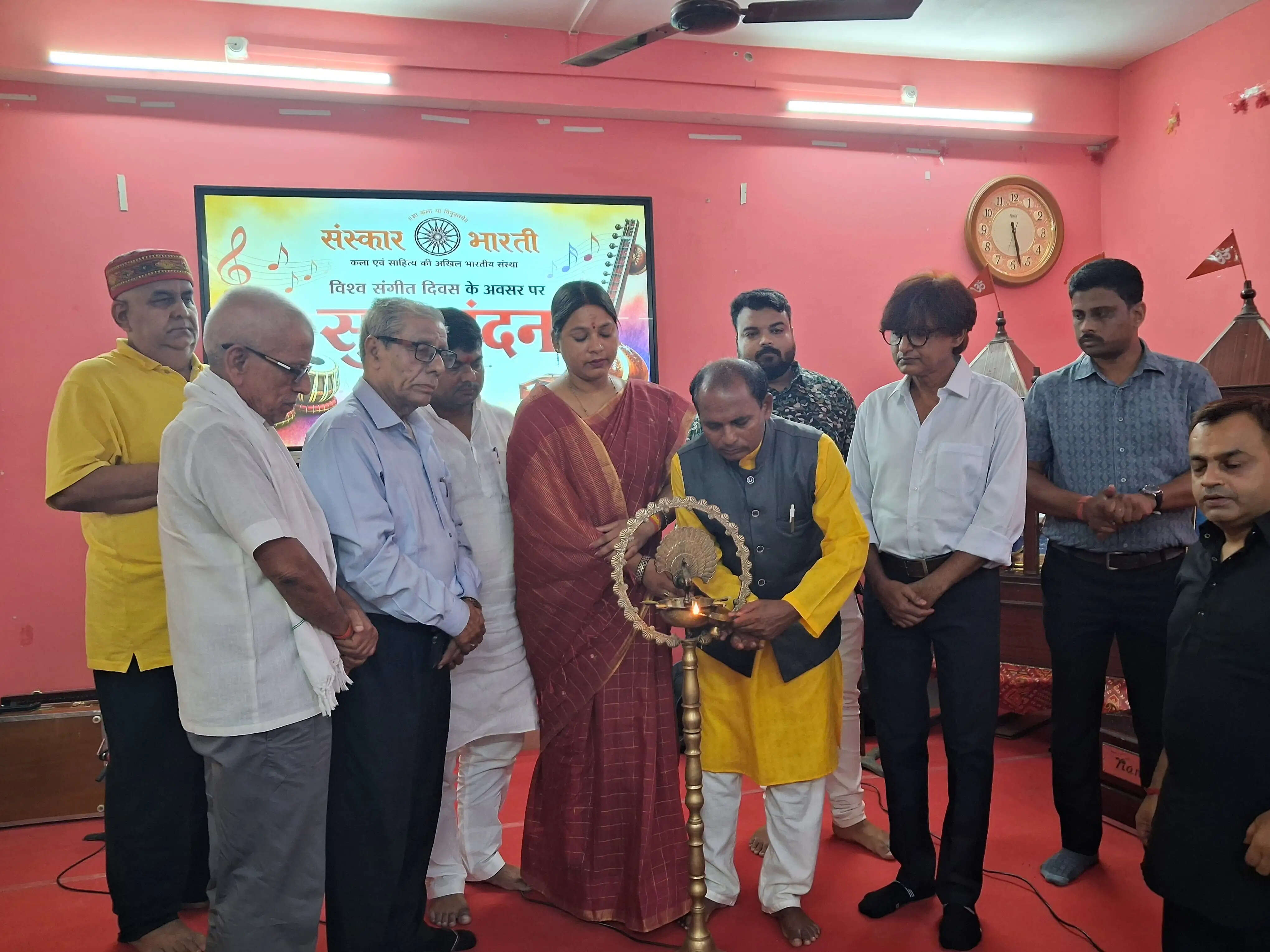 संस्कार भारती द्वारा सुर वंदन कार्यक्रम का हुआ आयोजन, कला साधकों ने दी प्रस्तुति