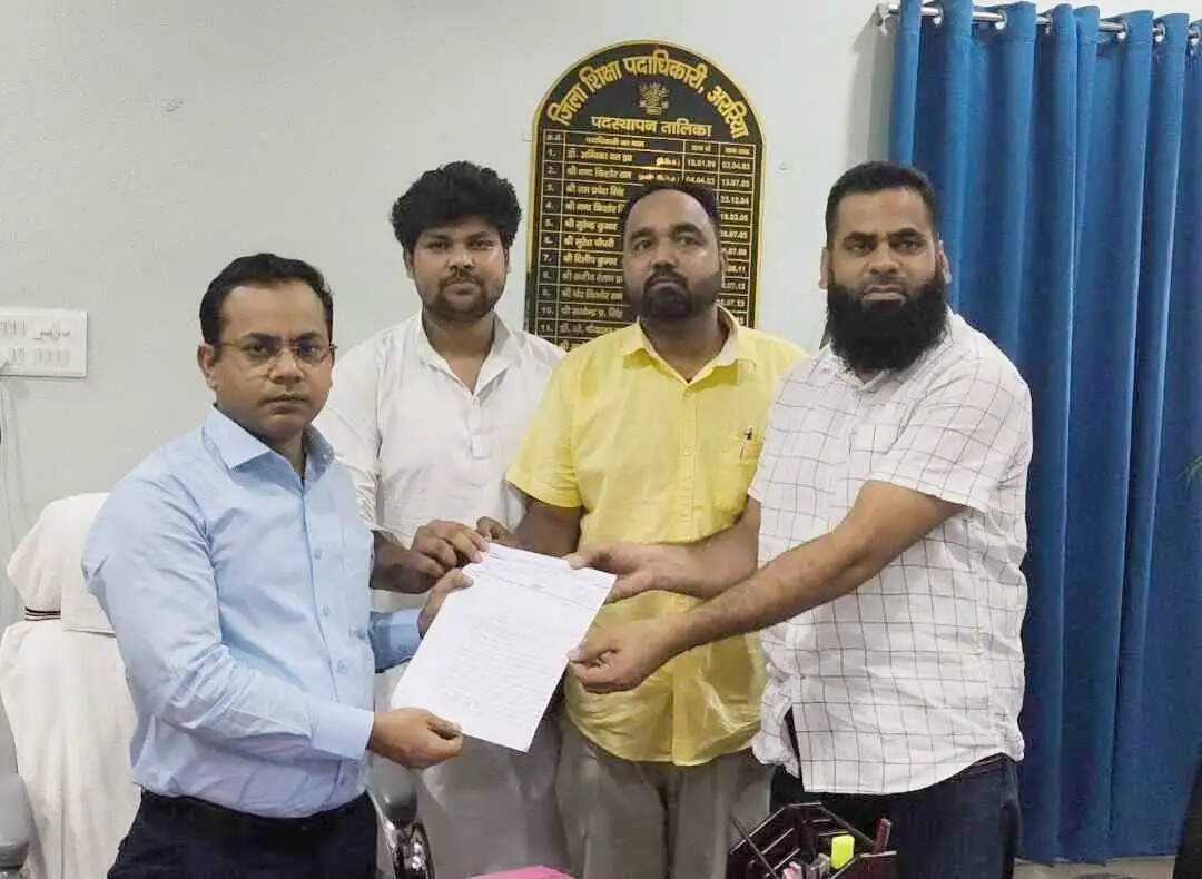 वायरल वीडियो मामले में कोचिंग संस्थान की जांच की मांग, डीईओ से मिला कांग्रेस प्रतिनिधिमंडल