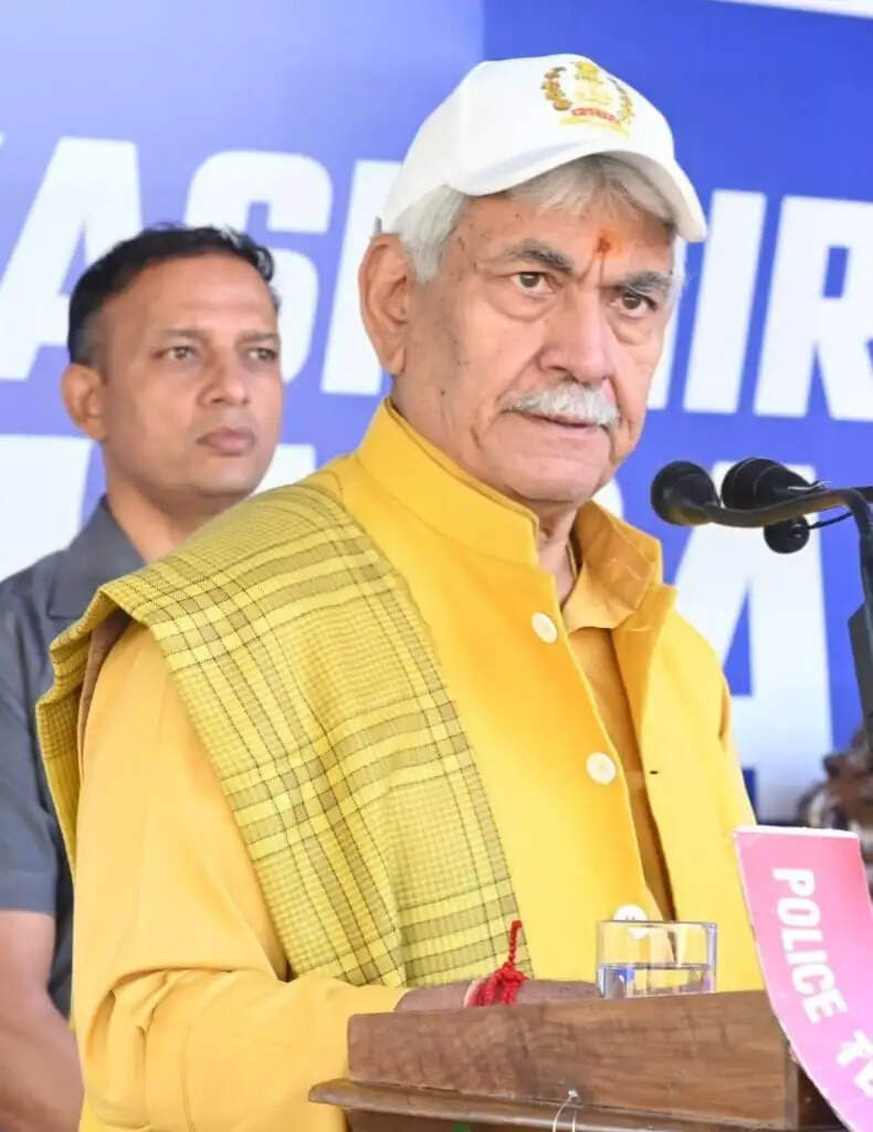 उपराज्यपाल ने आंतरिक चिकित्सा को बढ़ावा देने वाले सम्मेलन के लिए श्रीनगर स्थित सरकारी चिकित्सा महाविद्यालय को बधाई दी