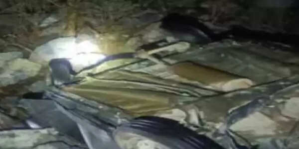 उत्तराखंड : चमोली में कार खाई में गिरी, पांच की मौत