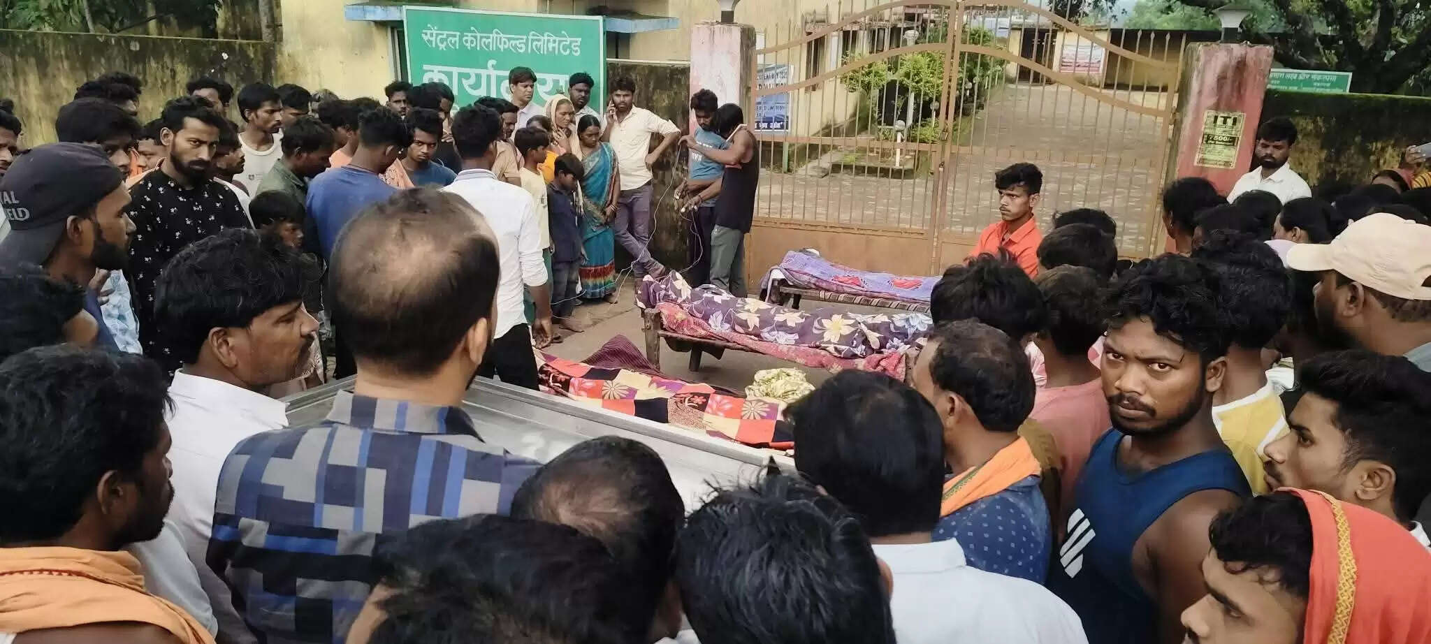 झारखंड खदान हादसा : करमा परियोजना में कुजू जीएम, सिक्योरिटी इंचार्ज और सुरक्षा कर्मियों के खिलाफ प्राथमिकी दर्ज