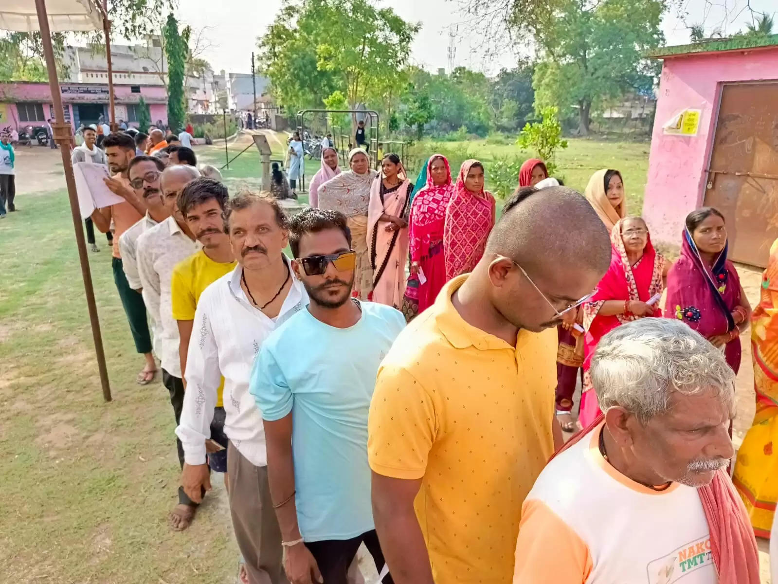 धमतरी-लोकसभा चुनाव में मतदान का प्रतिशत बढ़ा, लोगों में आई जागरूकता