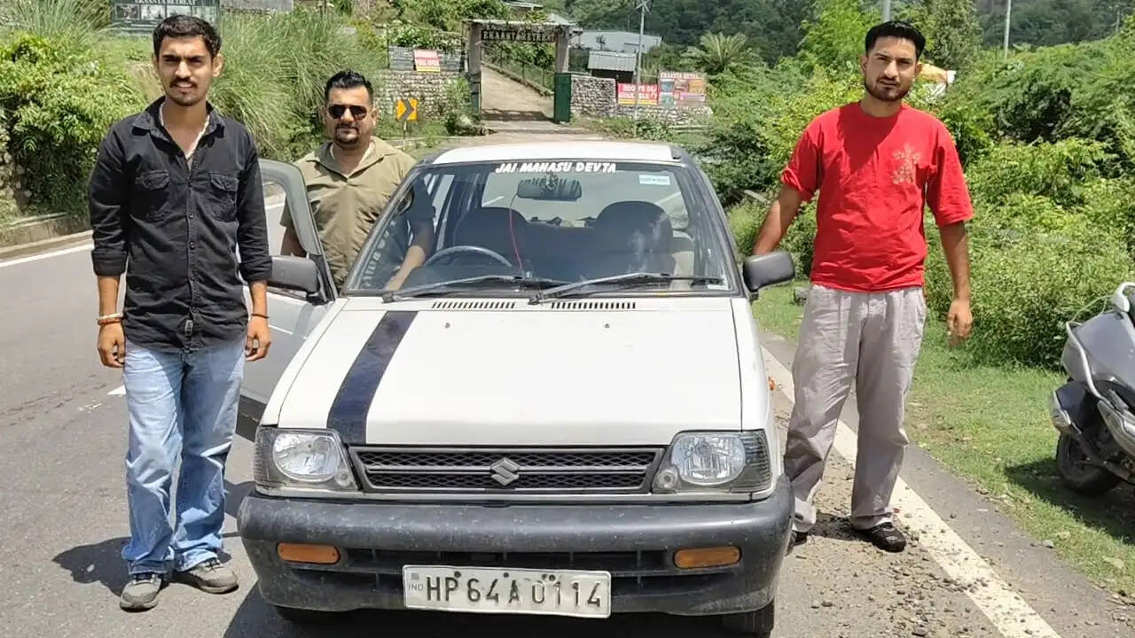 संकट में बने मददगार: नाहन-कालाअंब सड़क पर फंसी दो युवतियों की मदद को आगे आए तीन युवा