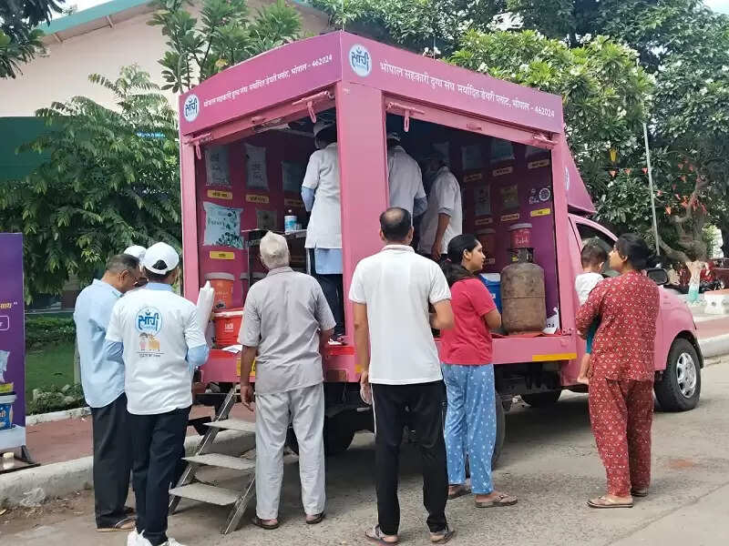 भोपाल “सांची रथ” ने विभिन्न कॉलोनियों में की दूध एवं दुग्ध उत्पादों की जांच, 20 नमूने पाए गए अमानक
