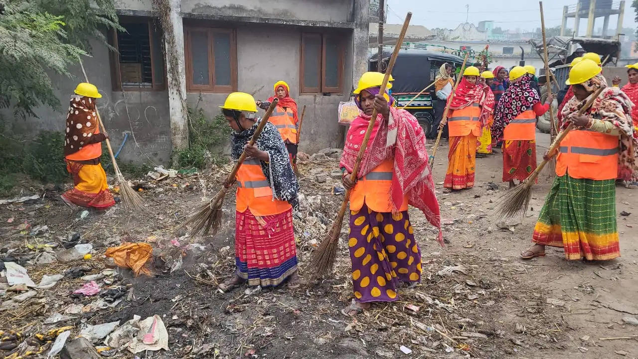 फारबिसगंज नगर परिषद प्रशासन ने चलाया विशेष सफाई अभियान