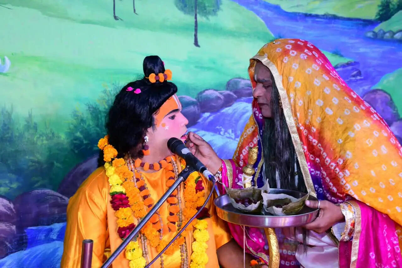 धूं—धूं जलती रही लंका, प्रभुश्रीराम और पवनपुत्र हनुमान के जयकारों से गूंजता रहा रामलीला प्रांगण