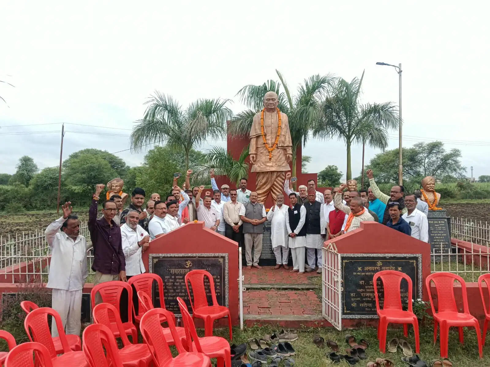 करेली के समरसता स्मारक में सरदार पटेल की 151वीं जयंती पर जुटे सर्वसमाज के लोग