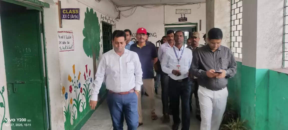 अमीन प्रशिक्षण के लिए आयोजित चयन परीक्षा का डीसी ने किया निरीक्षण