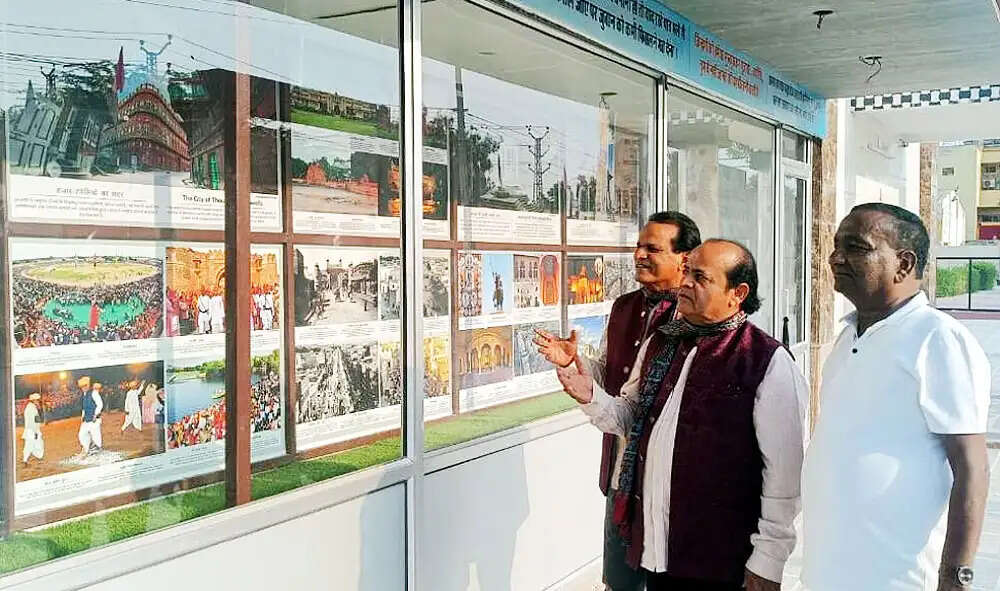 आर्ट व संविधान गैलेरी देख रोमांचित हुए पद्मश्री विभूषित राजस्थान से मांड गायक बंधु&nbsp;