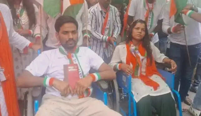 आंदोलनकारी छात्रों ने तिरंगा यात्रा निकाल कर की सरकार से मांगे मानाने की अपील