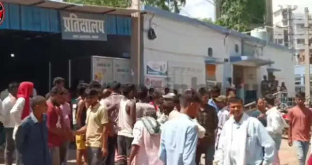 नवादा में इलाज के दौरान युवक की मौत, परिजनों ने किया हंगामा