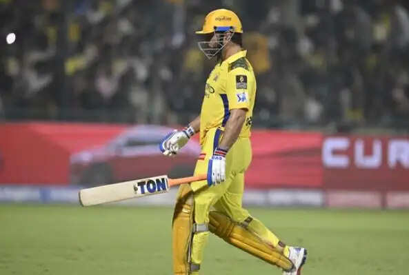 आईपीएल 2026: चोट के कारण शुरुआती दो हफ्तों से बाहर रहेंगे महेंद्र सिंह धोनी, सीएसके को बड़ा झटका