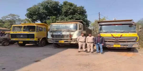 धमतरी :खनिज माफिया पर प्रशासन का शिकंजा, तीन हाईवा जब्त