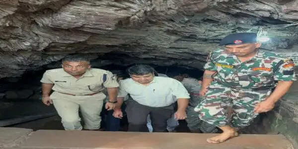 गुप्ताधाम में श्रावण मास के अवसर पर आने वाले श्रद्धालुओं की सुरक्षा की होगी व्यवस्थाः डीएम