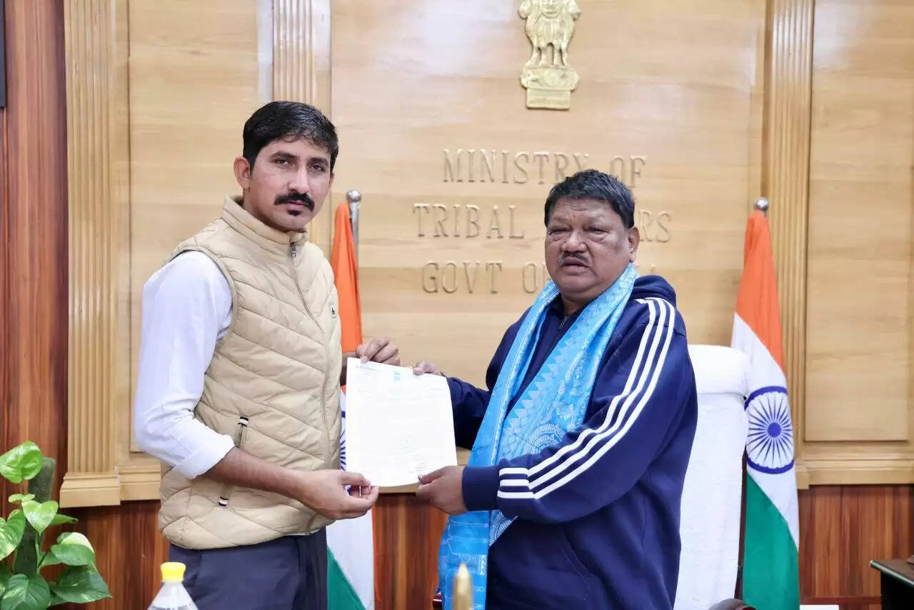 सांसद राजकुमार रोत ने संसदीय कार्य मंत्री एवं केंद्रीय जनजाति मंत्री से की भेंट, मेसा कानून को संसद में पारित करने की रखी मांग