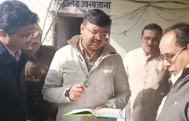 सोनीपत:एसडीएम ने विभागों का औचक निरीक्षण किया, लापरवाही पर नोटिस