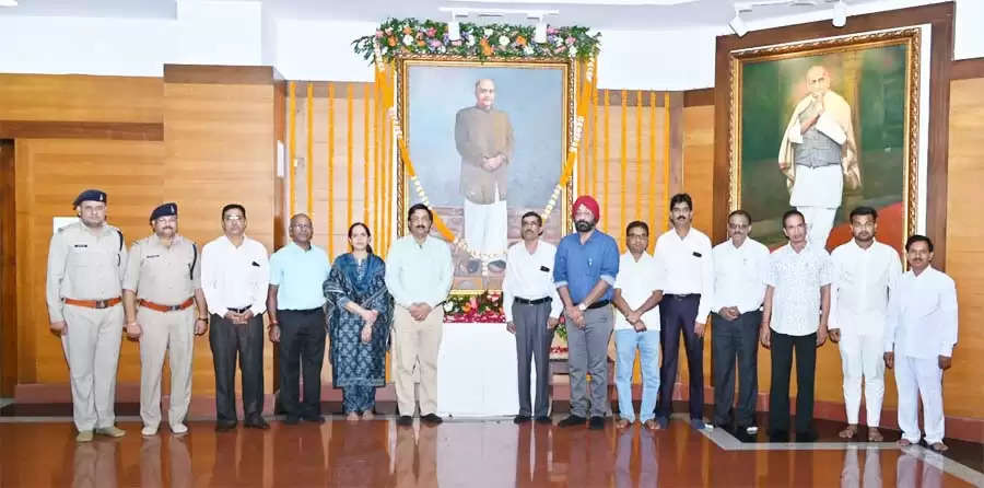 विधानसभा में डॉ. श्यामा प्रसाद मुकर्जी की जयंती पर किया श्रद्धासुमन अर्पित