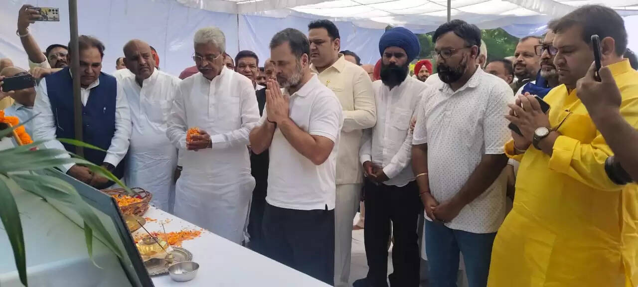 राहुल गांधी चंडीगढ़ में आईपीएस वाई पूरन कुमार के परिवार से मिले