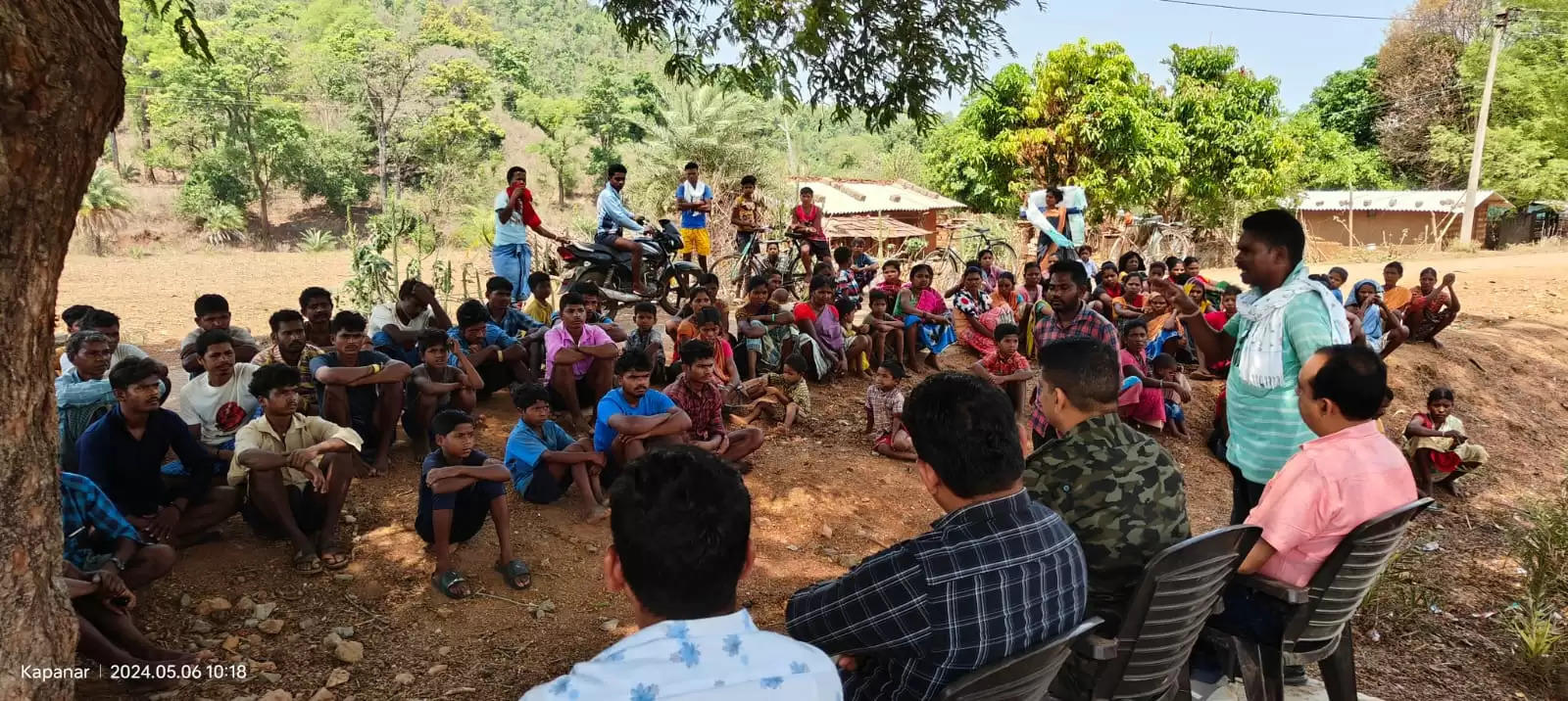 जगदलपुर : हत्या की वारदात के बाद पखानर में शांति बनाए रखने हेतु एएसपी ने ली बैठक