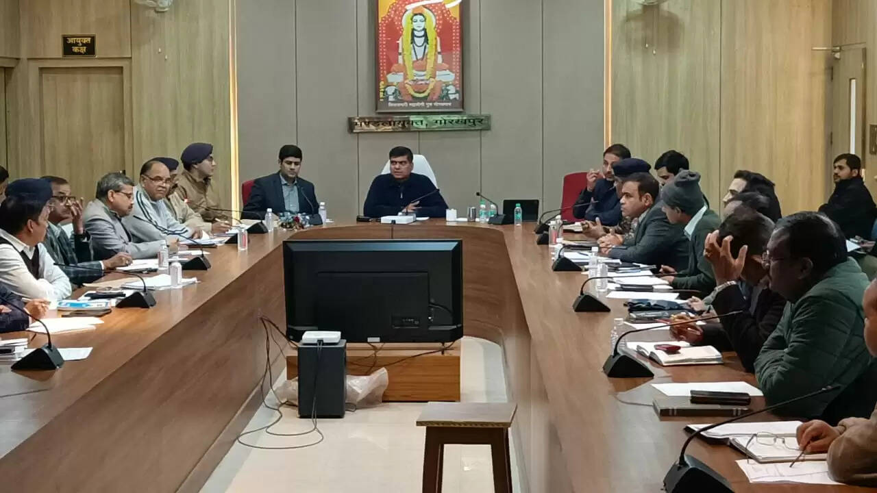 गोरखपुर महोत्सव 2026 की तैयारियों की समीक्षा, समय से सभी व्यवस्थाएं पूर्ण करने के निर्देश
