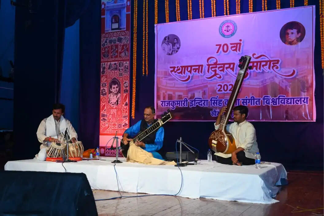 डिजिटल माध्यमों से छत्तीसगढ़ की लोककलाओं को दुनिया तक पहुंचाएं : राज्यपाल रमेन डेका