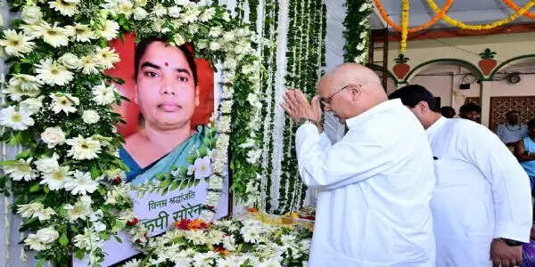 हेमंत सोरेन की मां रूपी सोरेन को श्रद्धांजलि देने पहुंचे भूपेश बघेल समेत कई नेता