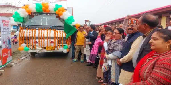 ऊना से भारत संकल्प यात्रा शुरू, केंद्रीय मंत्री अनुराग ठाकुर ने दिखाई हरी झंडी