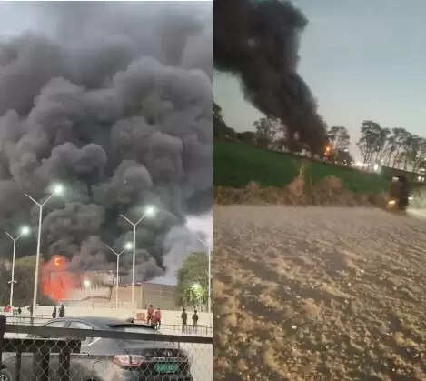 जेसीबी के वर्कशॉप में लगी भीषण आग
