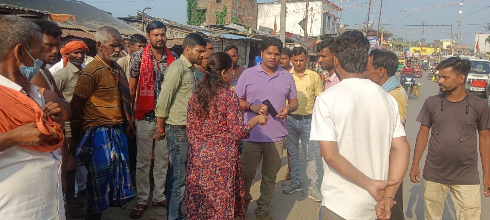 धमदाहा बाजार में एसडीओ ने साफ सफाई एवं जाम की समस्या से मुक्ति का दिया आदेश