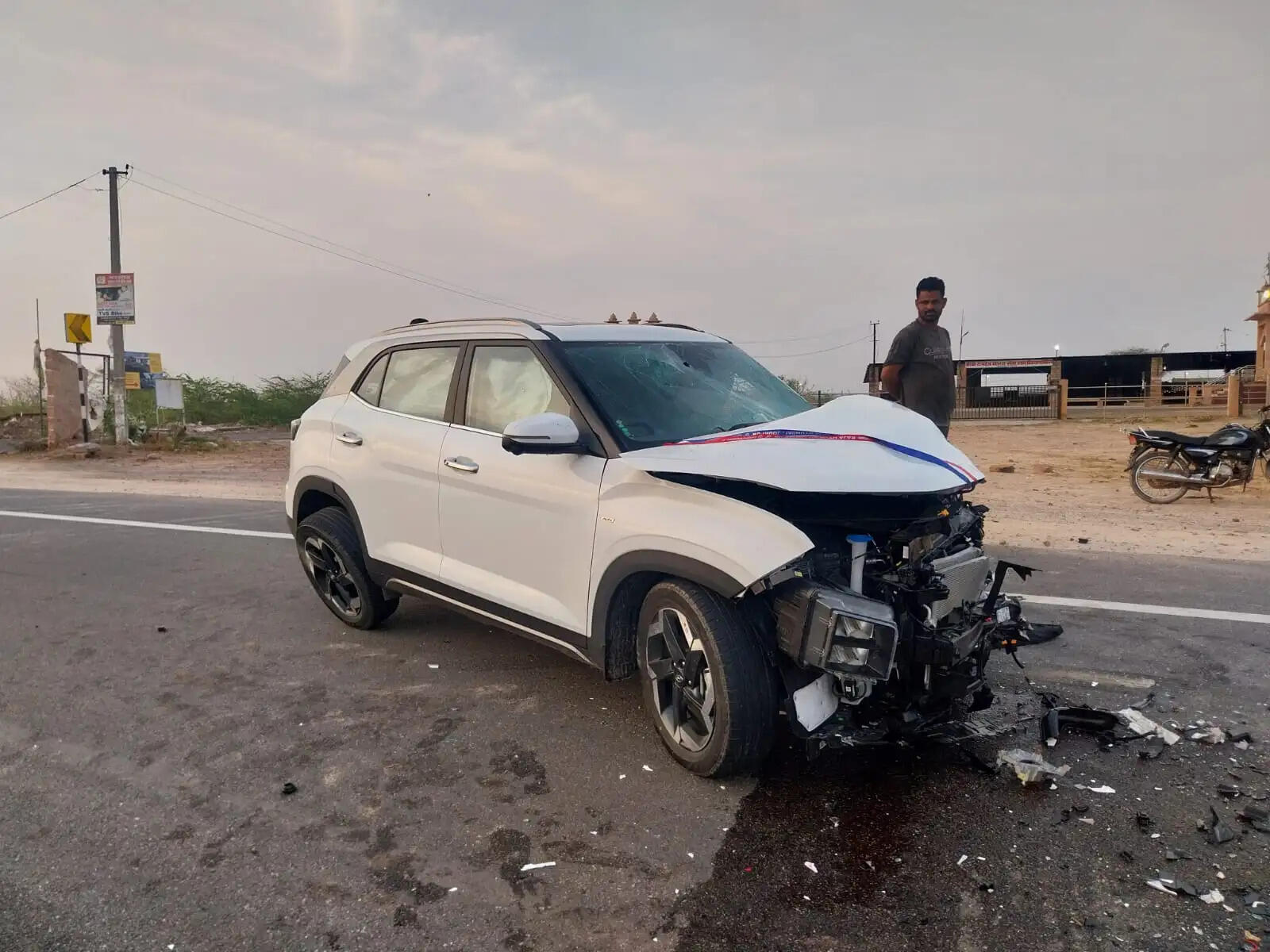 हादसा : टेंपो ट्रैवलर और क्रेटा कार की भीषण भिड़ंत : महाराष्ट्र से घूमने आए स्टूडेंट की मौत