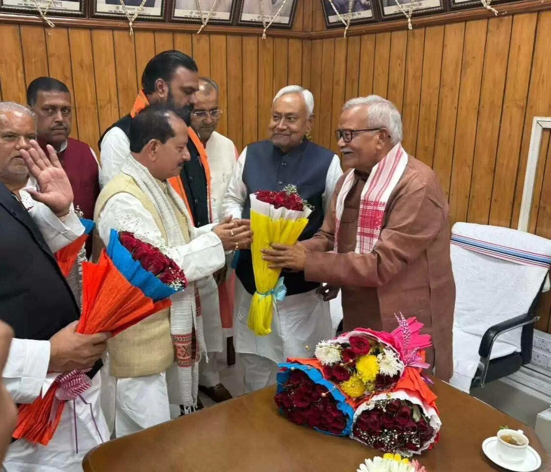 बिहार विधानमंडल सत्र : शीतकालीन सत्र के पहले दिन नवनिर्वाचित विधायकों को दिलाई गई शपथ