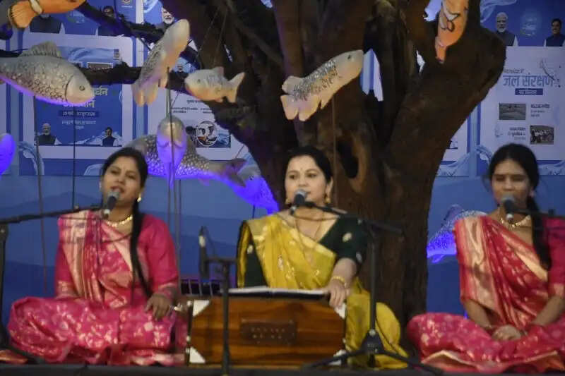 सदानीरा समागम में क्रिटिकल पॉइंट ने जल और मानव चेतना के रहस्यों को किया उजागर
