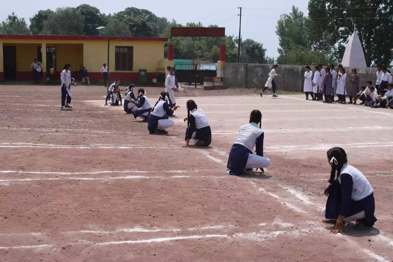 बॉयज और गर्ल्स वर्ग के खो-खो के मुकाबले करवाए