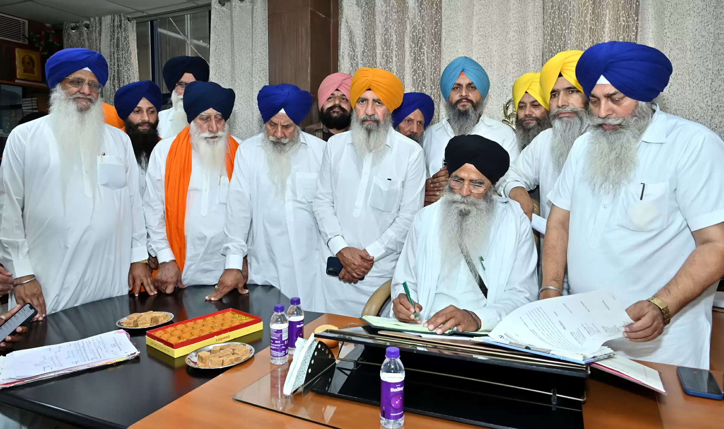 हरजिंदर सिंह धामी लगातार पांचवीं बार चुने गए एसजीपीसी के अध्यक्ष, मंडवाला बने महासचिव