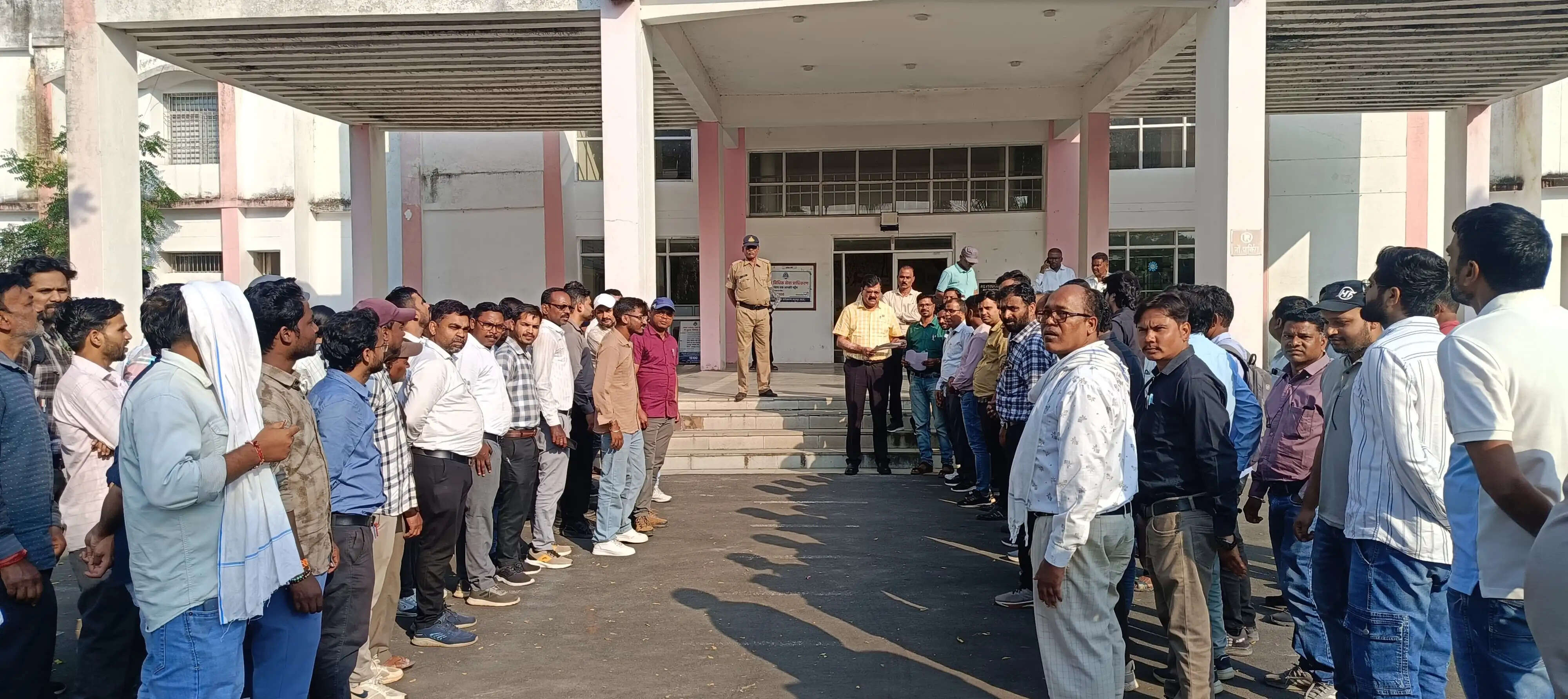 अनूपपुर: दंडात्मक कार्रवाई के विरोध में पटवारियों का ऑनलाइन राजस्व कार्यों से विरत रहने का निर्णय