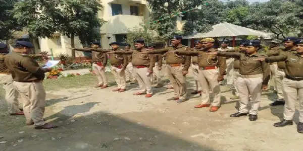 पुलिस कर्मियों को शपथ दिलाई गई