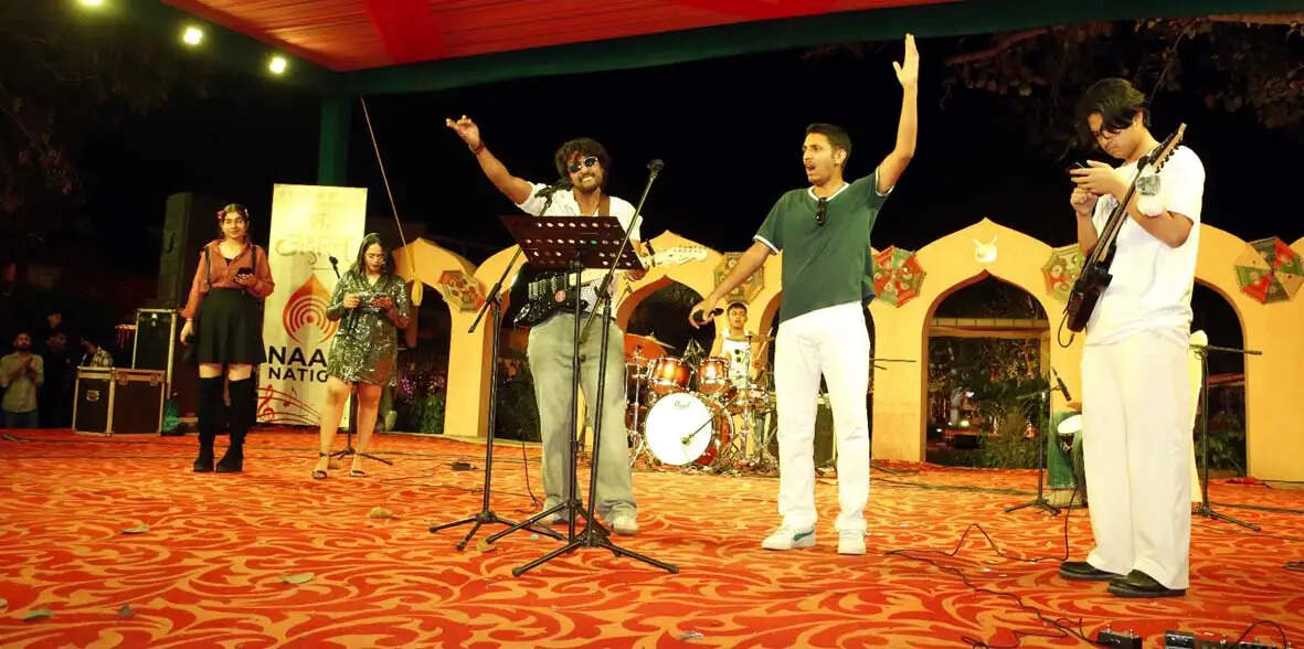 हिसार : गुजवि के ऑडिटोरियम में छात्र-छात्राओं की प्रस्तुति पर लगातार बजती रही तालियां