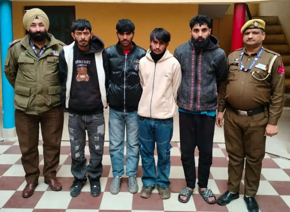 सांबा पुलिस ने पांच कुख्यात स्नैचरों को किया गिरफ्तार