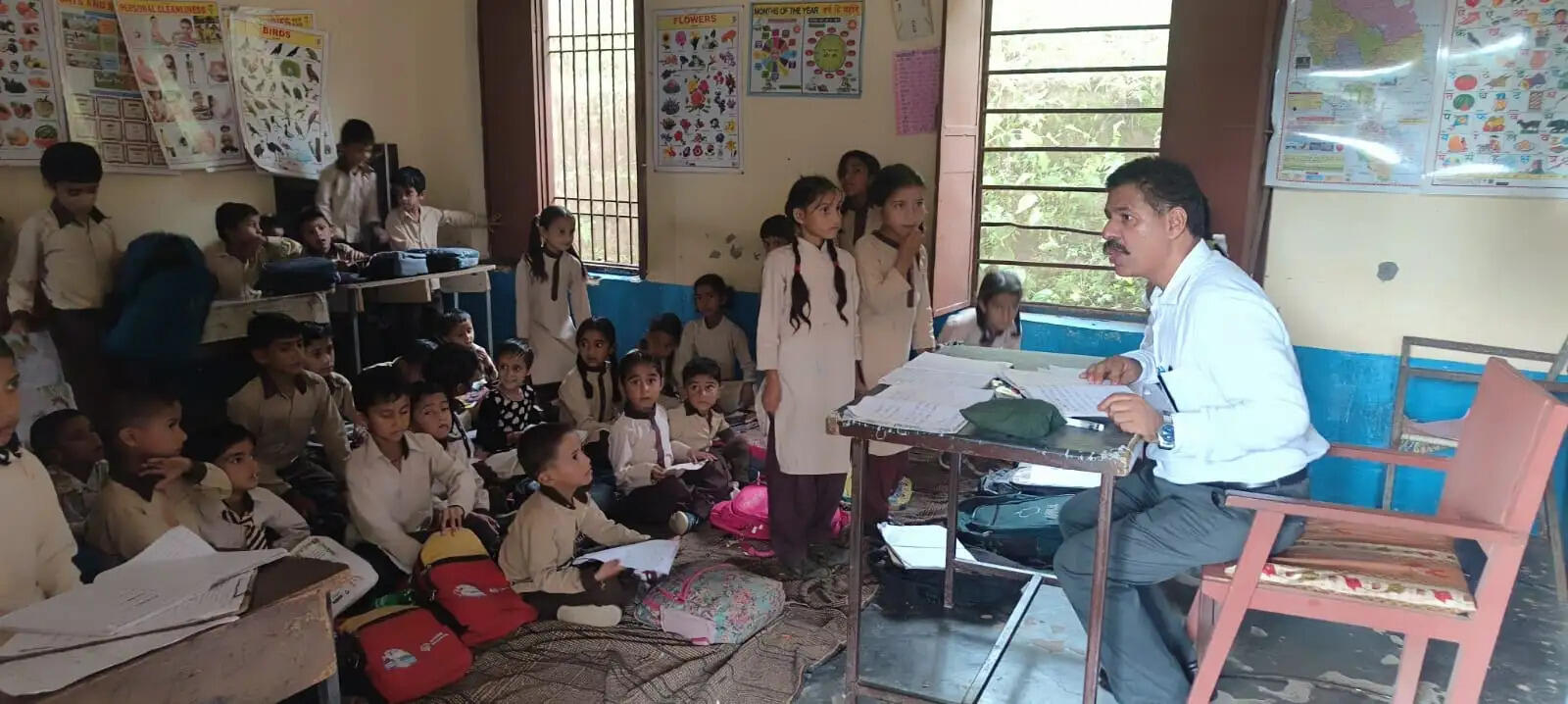 सिरमौर के स्कूल में शिक्षा उपनिदेशक का छापा, पढ़ाई का स्तर और सामान्य ज्ञान मिला कमजोर, इंचार्ज को कारण बताओ नोटिस