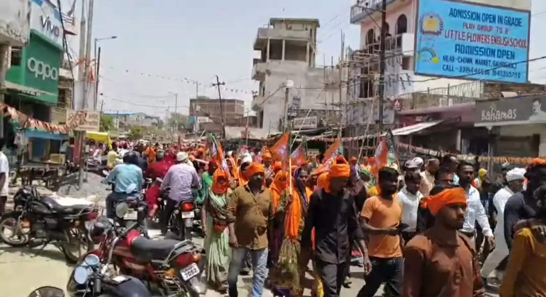 अमेठी से भाजपा प्रत्याशी के रूप में स्मृति ईरानी ने किया नामांकन