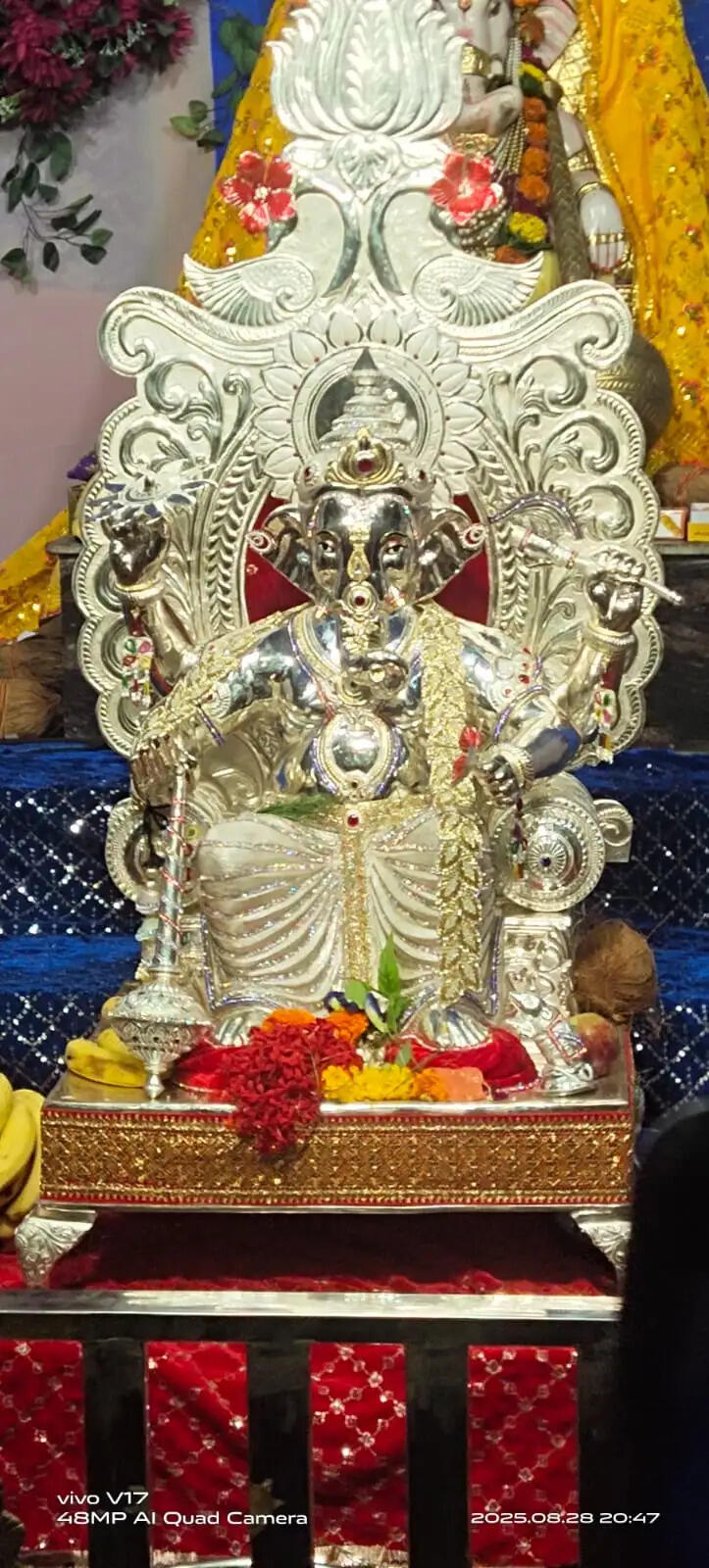 जबलपुरः रजत गणेश मंदिर में सहस्त्रार्चन और भव्य आरती संपन्न