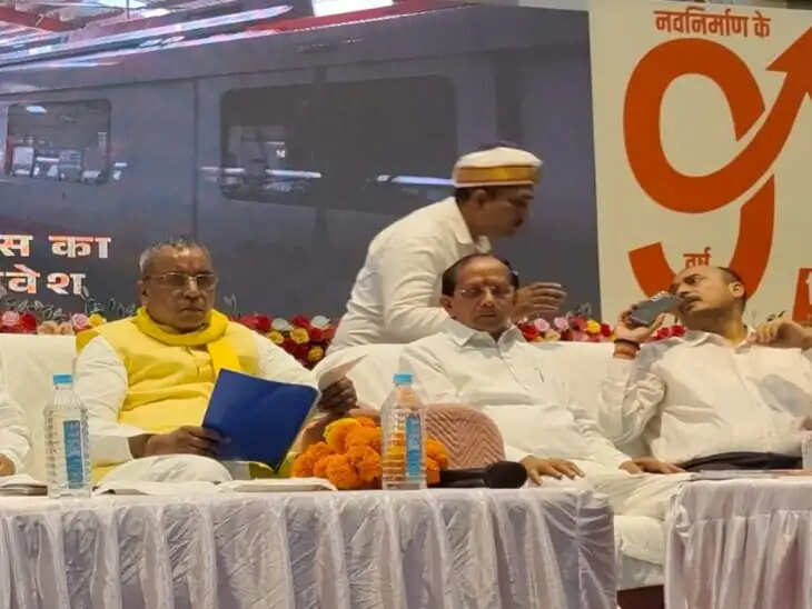 राहुल गाँधी विदेश में देश विरोधी बयान देते हैं : ओम प्रकाश राजभर