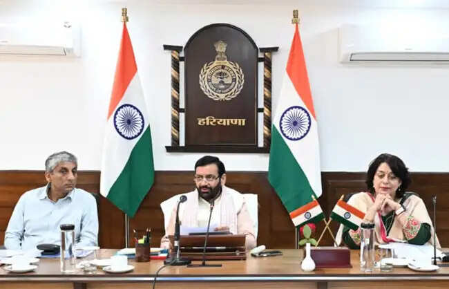 केंद्रीय योजनाओं की राशि का समयबद्ध उपयोग सुनिश्चित करें अधिकारी : नायब सैनी