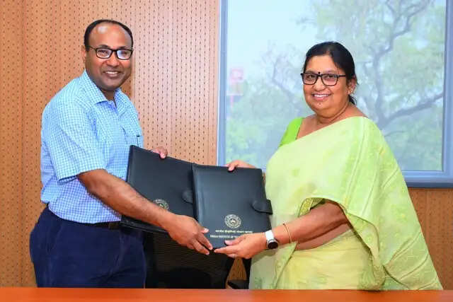 आईआईटी कानपुर और यूआईईटी के बीच हुआ एमओयू, शोध व नवाचार को बढ़ावा